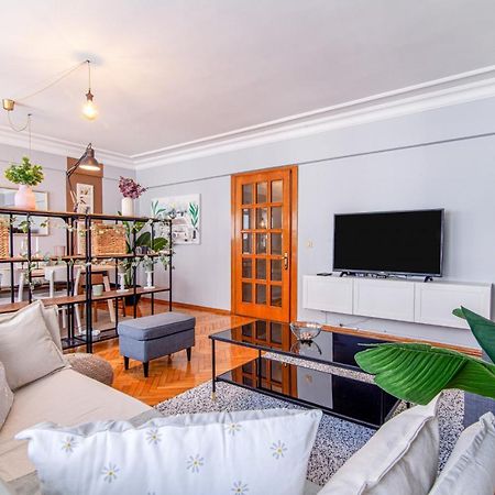 Gorgeous Flat With Lovely Balcony In Nisantasi Provincia di Provincia di Istanbul Esterno foto