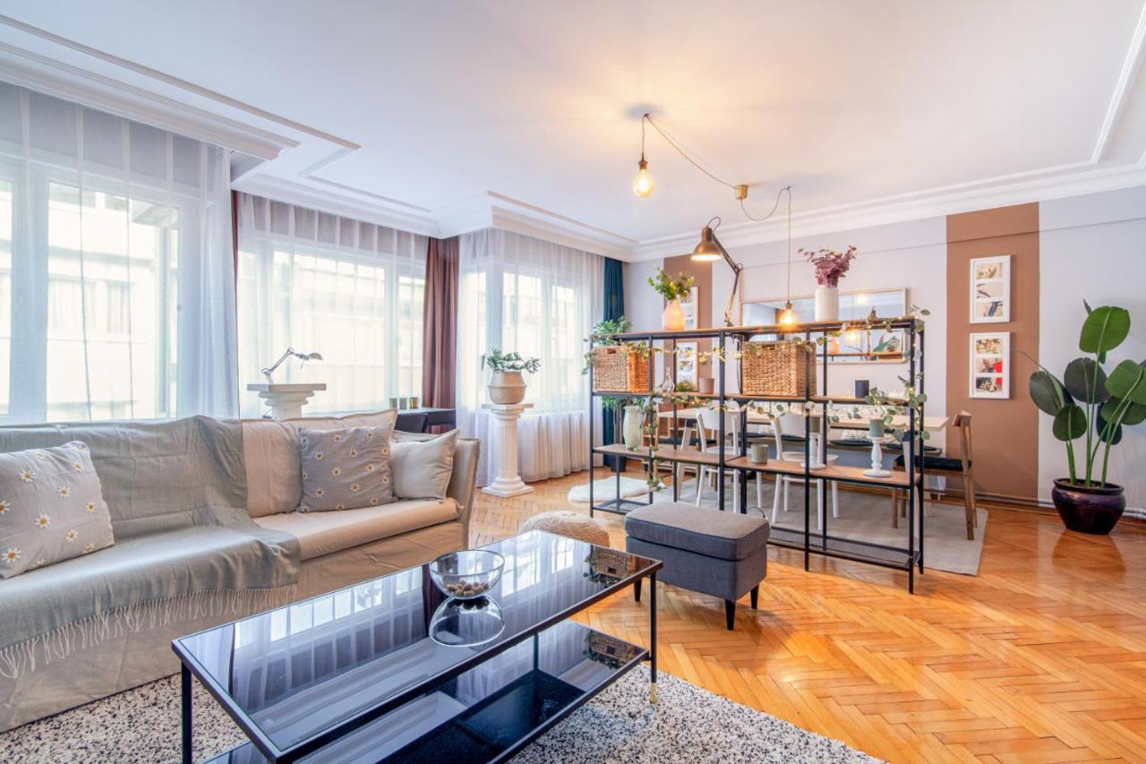 Gorgeous Flat With Lovely Balcony In Nisantasi Provincia di Provincia di Istanbul Esterno foto